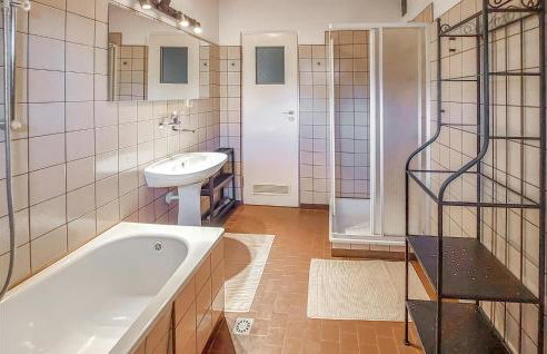 6 Bedroom Amazing Home In Mucharz - Foto 37
