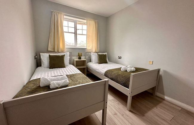 Stunning 4 Bed House With Parking in Wolverhampton - Foto 15