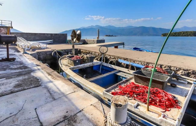 Beachfront Escape Steps From the Crystal-clear Sea - Photo 16