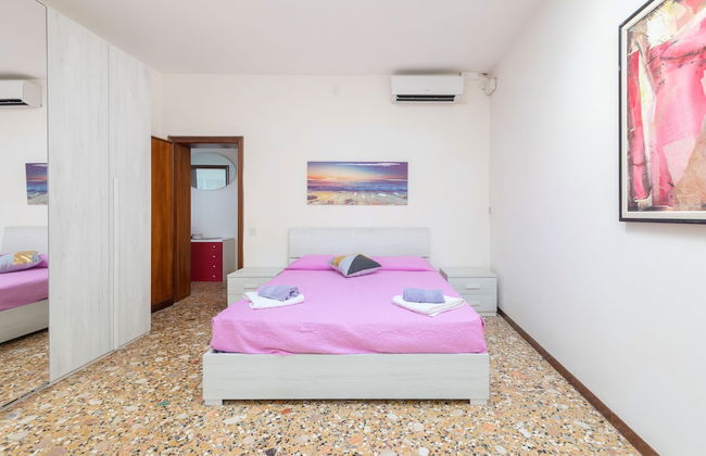 Lovely Canal View - Photo 8