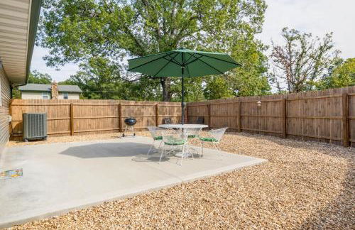 Charming Gravois Mills Escape with Private Backyard! - Foto 1