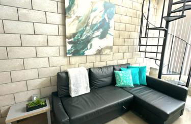 Modern 2 Bdrm w/Parking in the Heart of Hillcrest - Foto 1