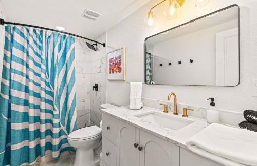 NEW-Heated Pool-Pickleball-Hot Tub-Movie Theater-Game Room-Playset-Basketball-10 Beds - Foto 54