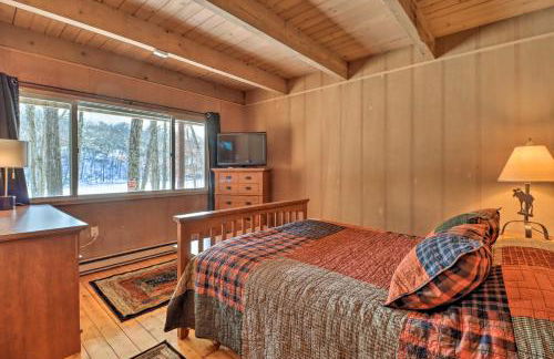 Fire Pit and Grill Lakefront Poconos Cottage! - Foto 17