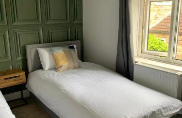 NEW Thirsk Stays - Herriot's Hideaway - Photo 9