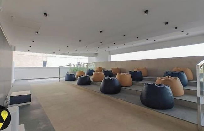 Vogue Elegance at Pearlz near Metro - Foto 3