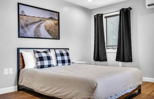 Maine Pondfront Home Sleeps 22 - Pool & Hot Tub - Photo 44