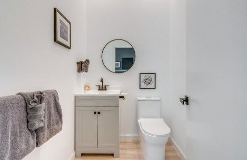 Hot Tub and Fire Pit Modern North Carolina Retreat - Foto 12