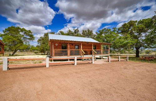 Cozy Cabin Firepit and Grill & 10 Mins to Main St - Foto 46