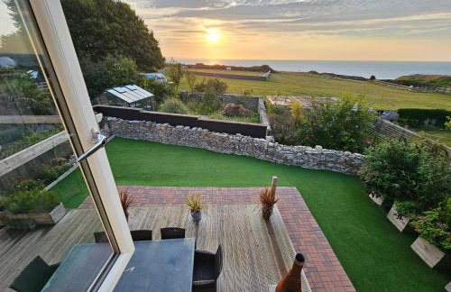 Seaview Home with Private Garden, BBQ, Decking & Fire Pit - Foto 2