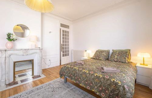 Eiffel Tower View 3BR Balcony - Foto 15