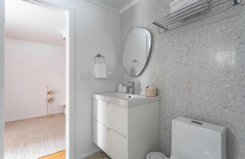 Modern A-Frame Catskills Hot Tub & Fireplace - Foto 29