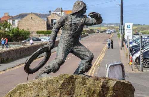 Castle View at the Viking - Photo 36