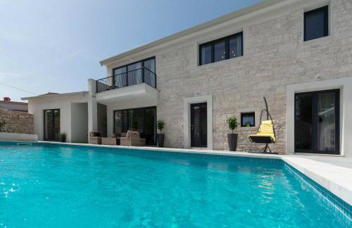 Designer Villa Simone - Modern & Heritage Style with Office - Foto 36