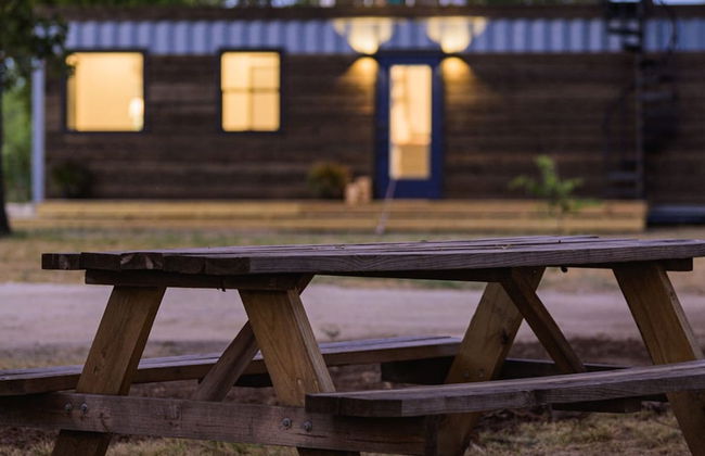 The Shoreline Container Tiny Home 12 min to Magnolia Baylor - Foto 26