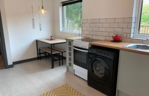 3 Bed House - Sleeps 5 - Pets - Parking - Wifi - Foto 8