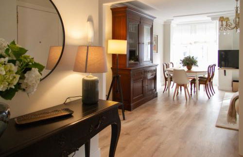 Bonito y luminoso apartamento en Rosalía de Castro - Photo 2