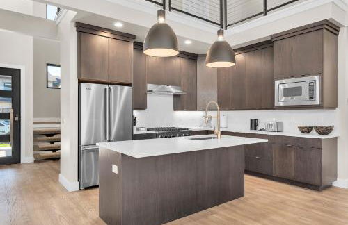 New East Deer Valley, 1 min, 994 New luxury 5br Twin House, Hot Tub, Lake view, Park City 10 min - Photo 10