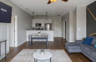 Luxury 2BR Condo Steps from UAB Campus 5a - Photo 26