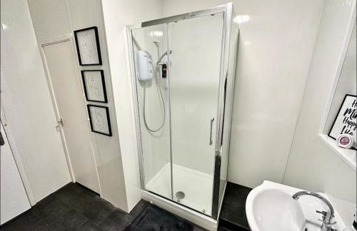 THREE BEDROOM Rural, relaxing and peaceful,DOGS welcome! With Cymru Holidays - Foto 3