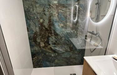 Maison cosy rénovée climatisée, jardinet & piscine - Foto 11