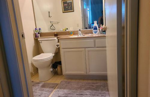 Guest Room in Sherman Oaks with private bathroom and balcony - Foto 13