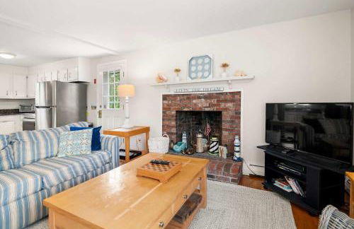 Water Views Walk to Beach Dogs Welcome - Photo 9