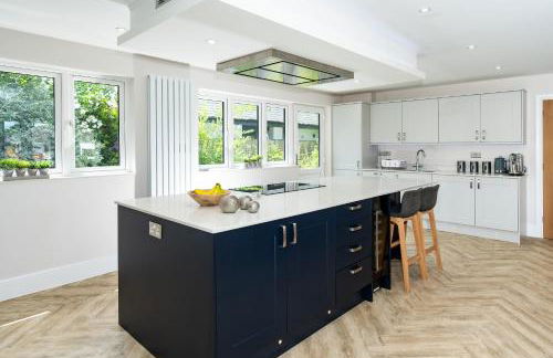 NEW! Stunning & Huge 5BR with Parking & Garden - Perfect for Families & Groups! Excellent Location - Foto 12