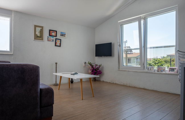 EV Apartments - Photo 79