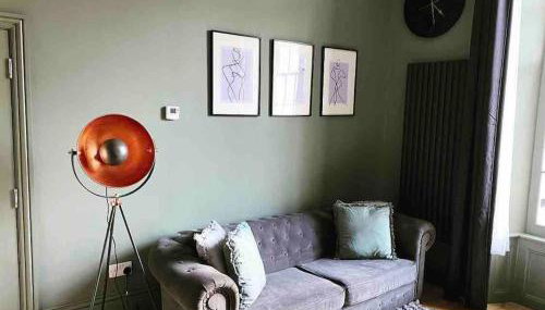 Grand Apartment on HOE/BARBICAN Allocated PARKING! - Foto 2