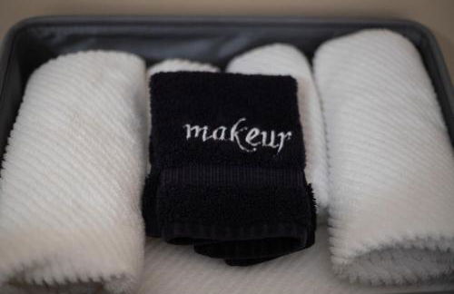 Sleeps 2 Private Entrance, Spa Tub, Near Casino - Foto 17