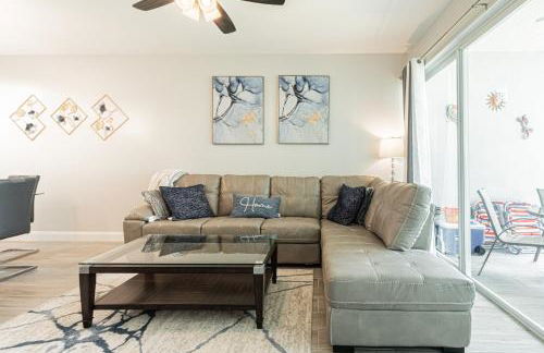 Greenlinks at Lely Luxury White Orchid Fully Renovated Modern 1st floor 3bdr Golf Resort Villa - Photo 10