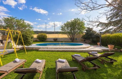 3 Bedroom Lovely Apartment In Sibenik - Photo 2