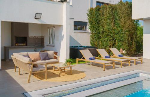 Luxury Chill Villa - Private pool, jacuzzi and exclusive guest experience - Foto 21