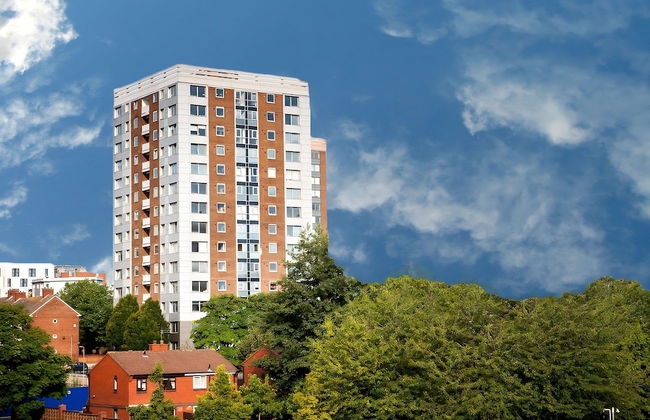 2 bedroom Central Flat with Parking - Foto 19