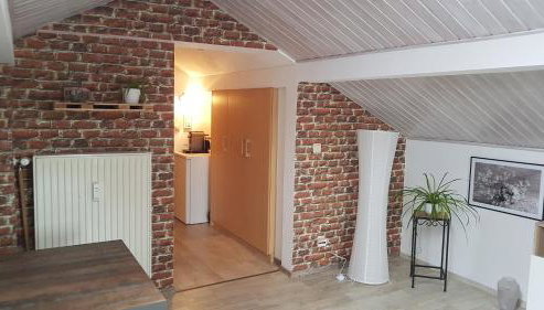 Kleine gemütliche Mansardenwohnung im Südosten Münchens - Foto 3