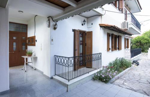 AIWA Διαμέρισμα 130τμ 1ου ορόφου σε διώροφη οικία - Foto 28