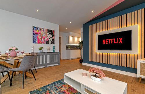 SUPERIOR AIRPORT SUITE, FREE Parking, Stylish, BALCONY, Two Bathrooms, Close To Airport, Station & Centre - Foto 11