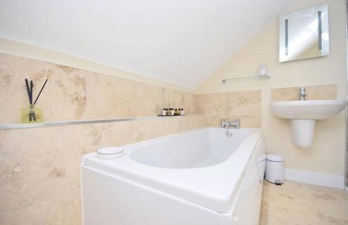 The Dairy , Emsworth - Photo 25