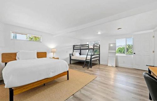 Mountains Views with Pool & Basketball, Relax & Play! - Foto 22