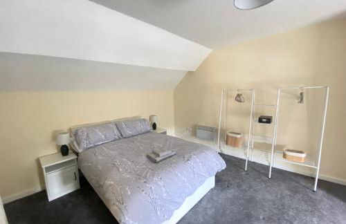 Hodge Bower Holidays - Ironbridge, Squires - Foto 8