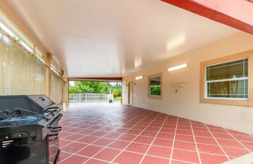 Chill & Spacious 3BR - Beaches & Backyard Fun - Foto 26