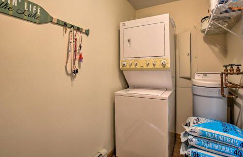 Cozy Riverfront Home with Fire Pit in Houghton Lake! - Foto 21