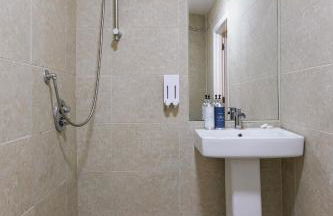 Luxurious 2 Bedroom City Centre Apartment Walking Distance to Everything Sleeps 6 - Foto 50