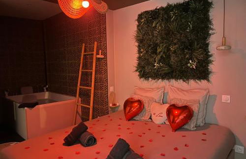 Love Room Valence - Suite romantique avec balnéo privée 2 places - Foto 5