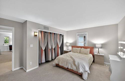 Secluded Luxe 5BR Estate| Pool, Wineries, Near ND - Foto 28