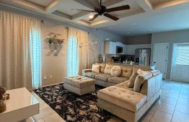 Gorgeous, Brand New 3 Bedrooms Home- Near Lackland AFB & SeaWorld - Foto 7
