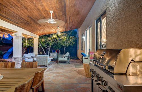 Luxury 6 BR Home Large Pool & Spa with Grassy Yard - Photo 74