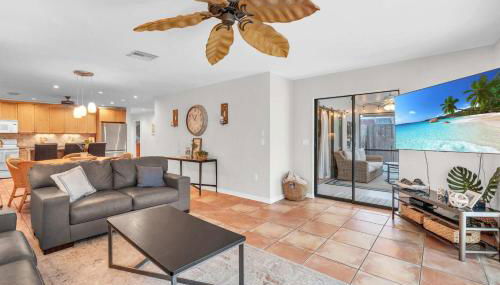 Walk to Vanderbilt Beach From Our Naples Park Home - Photo 2