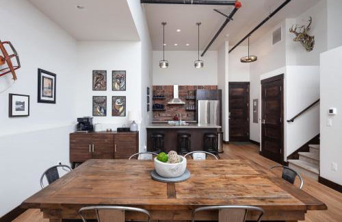 BEST Location, Large & Modern, Glacier Avails! - Foto 5